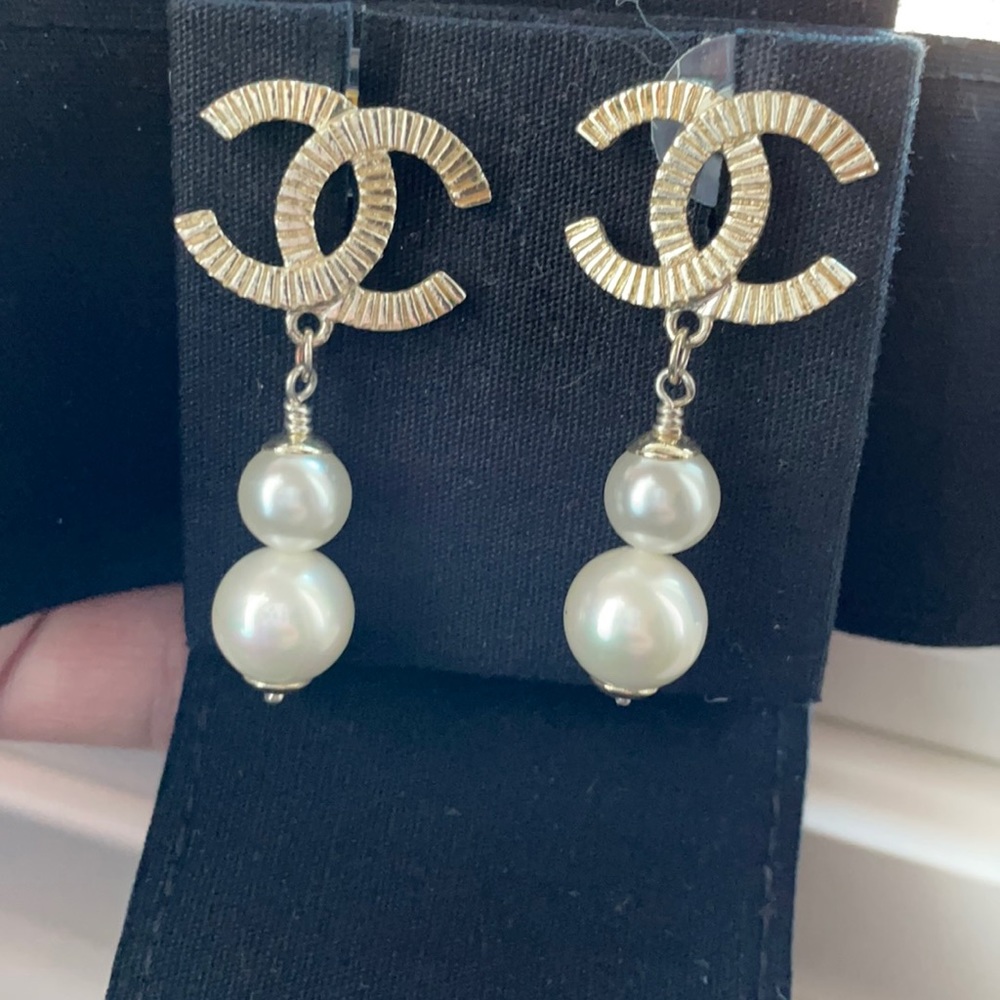 Chanel Authentic Pearl Drop Earrings